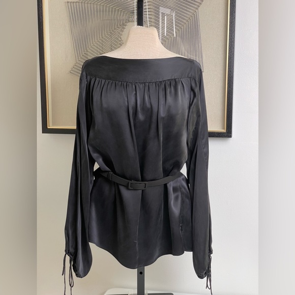 SOLD BOTH! I have 2 Soft & Cashmere feeling blouses. 100%SILK! - Picture 5 of 12